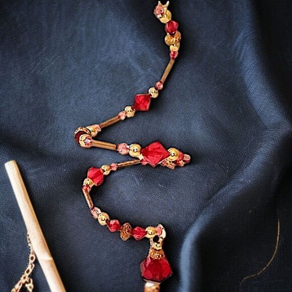 Beaded Memory Wire Ornament Spiral Dangle Twist Sparkly Christmas Red Gold Tone - Picture 15 of 16